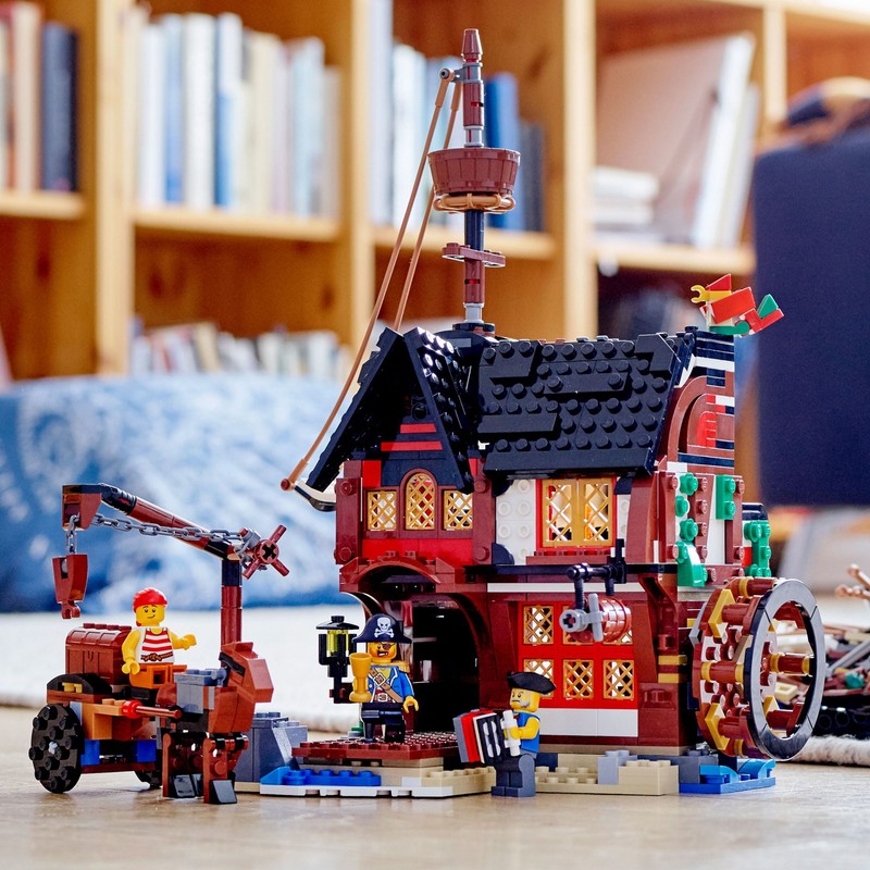 LEGO Creator 3 in 1 Pirate Ship 9+ years, 1260 pieces