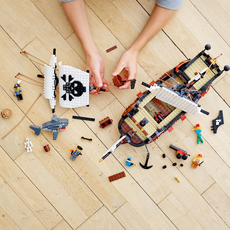 LEGO Creator 3 in 1 Pirate Ship 9+ years, 1260 pieces