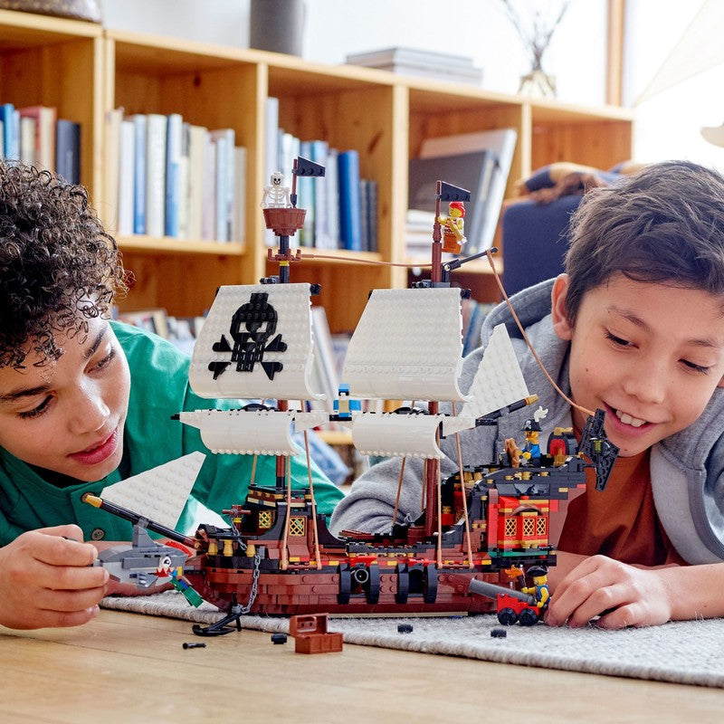 LEGO Creator 3 in 1 Pirate Ship 9+ years, 1260 pieces