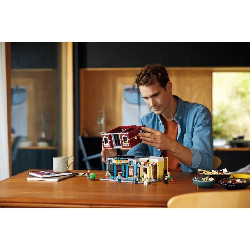 LEGO 10312 Jazz Club Building Kit, 2899 Pieces, 8 Minifigures, Age 18+ - Sold Out Games
